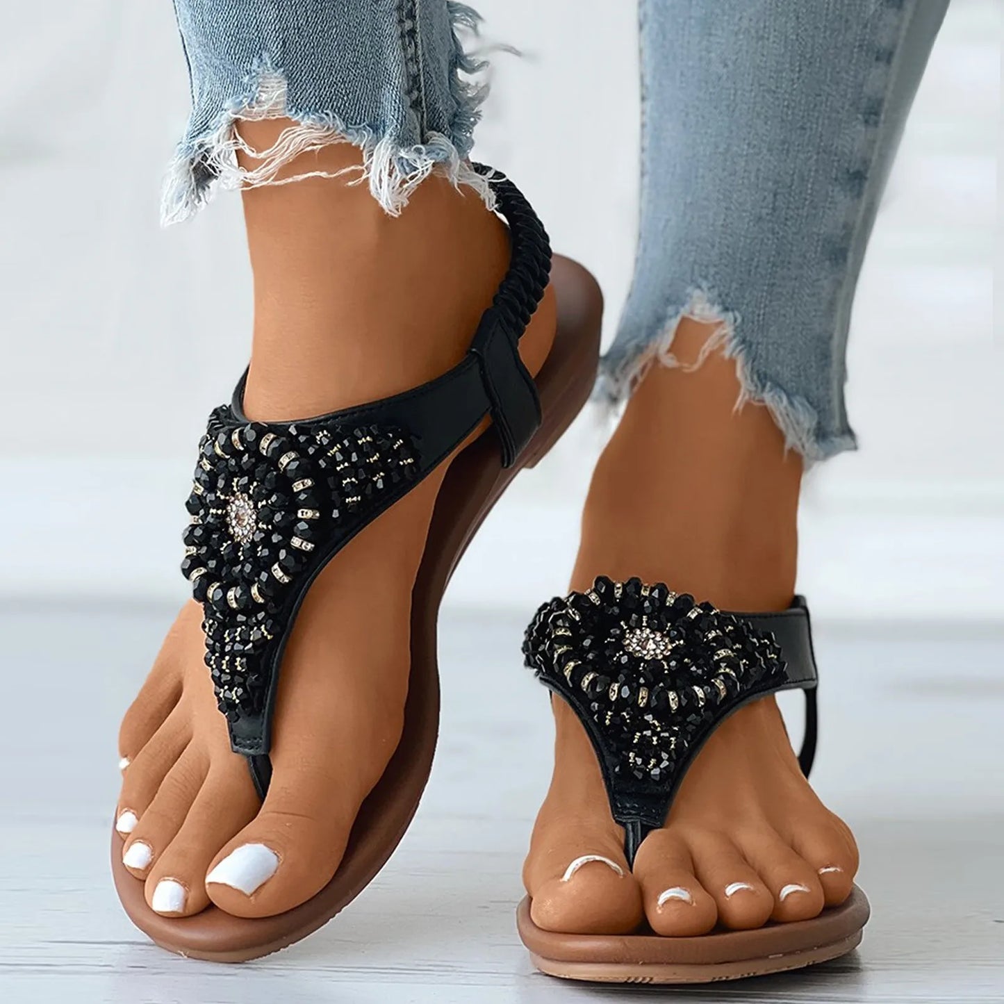 Bohemian Style Flat Sandals for Women Summer Beads Clip Toe Gladiator Sandals Woman Plus Size Flat Bottom Beach Shoes Flip Flops